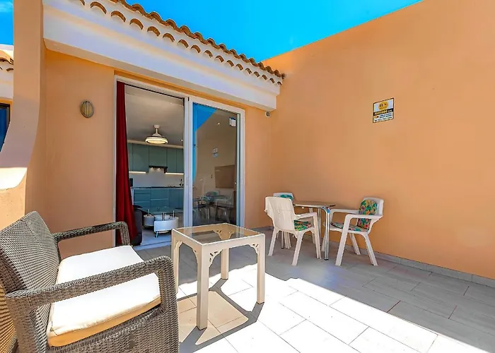 Recently Renovated Seaviews Paradise Court