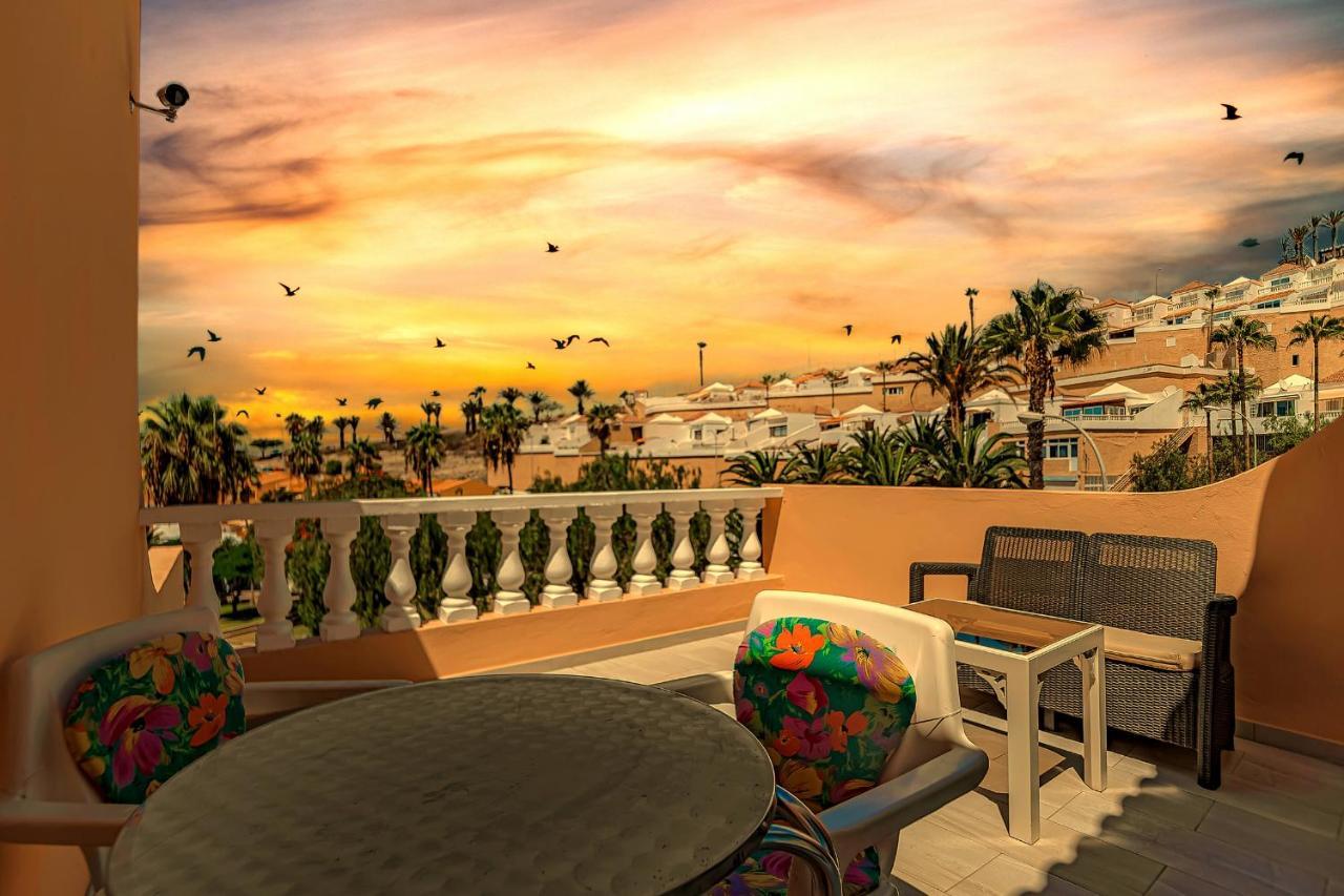 Recently Renovated Seaviews Paradise Court Apartment *