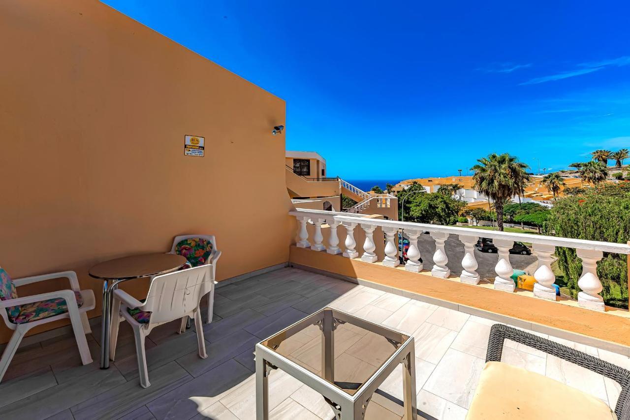 Recently Renovated Seaviews Paradise Court Apartment