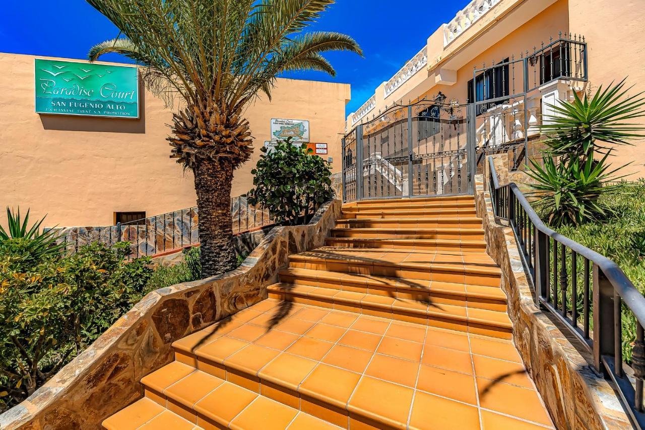 Recently Renovated Seaviews Paradise Court Apartment *