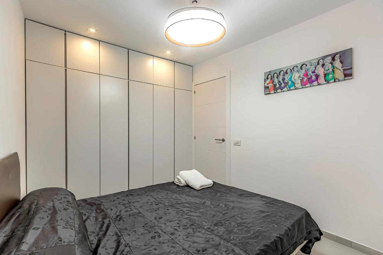 Recently Renovated Seaviews Paradise Court Apartment *